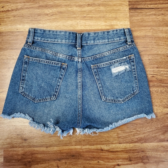 Just Black Size Medium High Rise Cutoff Jean Shorts - Picture 2 of 7